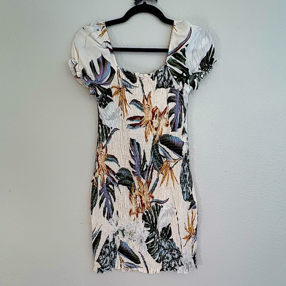 GUESS Tropical Hawaiian Mini Dress Puff Sleeve Smocked Size Small - Picture 5 of 7